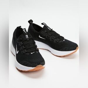 Nike React Escape Run Flyknit Foot Locker women’s Size 7